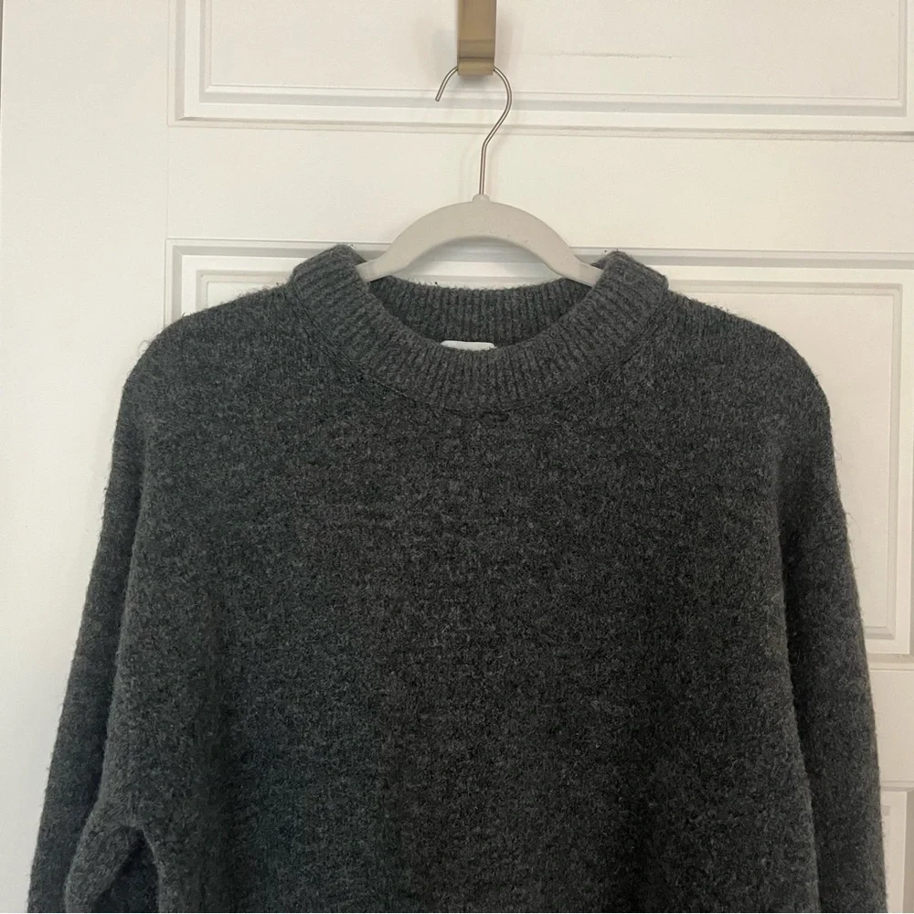 H&M Gray Sweater | M